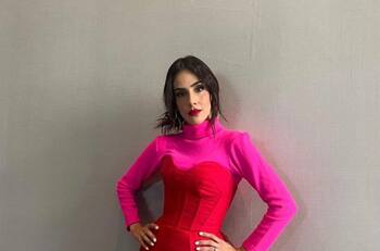 Sandra Echeverría usa el color de tendencia para presentar bioserie de María Félix