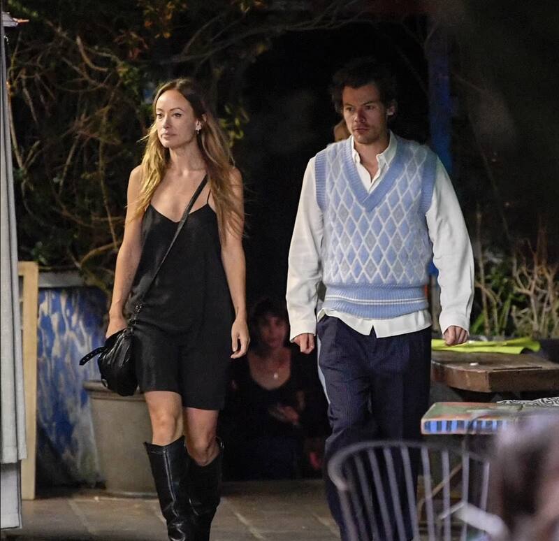 La pareja lució distante en su primera aparición tras las explosivas declaraciones de la niñera. - Créditos: Daily Mail