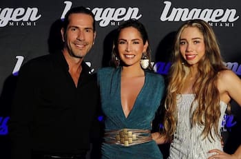 Gregorio Pernía estuvo con Carmen Villalobos para su festejo de cumpleaños