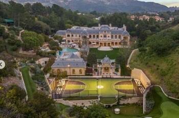 Mark Wahlberg pone a la venta mega mansión en Beverly Hills valuada en más de 84 millones de dólares