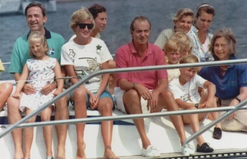 Juan Carlos y Lady Di compartieron varias reuniones sociales. - Créditos: The Sun