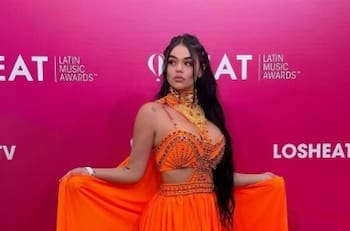 Planchan a influencer colombiana para combatir agudo dolor