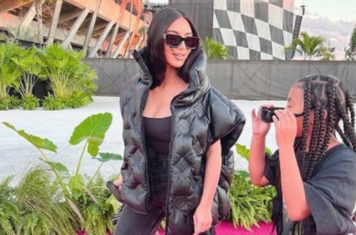 A Kim Kardashian le encanta que Pete "se esfuerce" por estar con ella