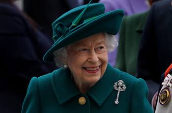 Reina Isabel II realiza “generosa donación” que ayudará a refugiados ucranianos