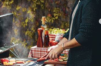 Juan Pablo Medina sigue con rehabilitación y ya hasta juega golf