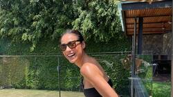 Reina de México muestra cómo luce al natural mientras se refresca en fosforescente traje de baño