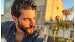 Akin Akinözü, el galán de Hercai, revela su playlist para enamorar