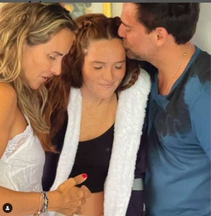 Hija de Cristian de la Fuente sale del hospital - Créditos: Instagram Angélica Castro