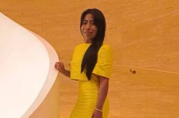 “Me amo tal y como soy”, dice Yalitza y posa en la playa