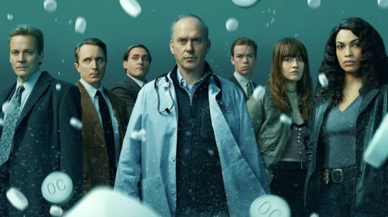 La serie dramática 'Dopesick', protagonizada por Michael Keaton, fue destrozada por la crítica - Créditos: Twitter @WAMU88.5