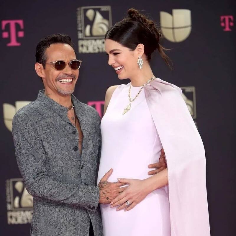 Marc Anthony y Nadia Ferreira desfilaron por la alfombra roja de los Premios Lo Nuestro - Créditos: Instagram