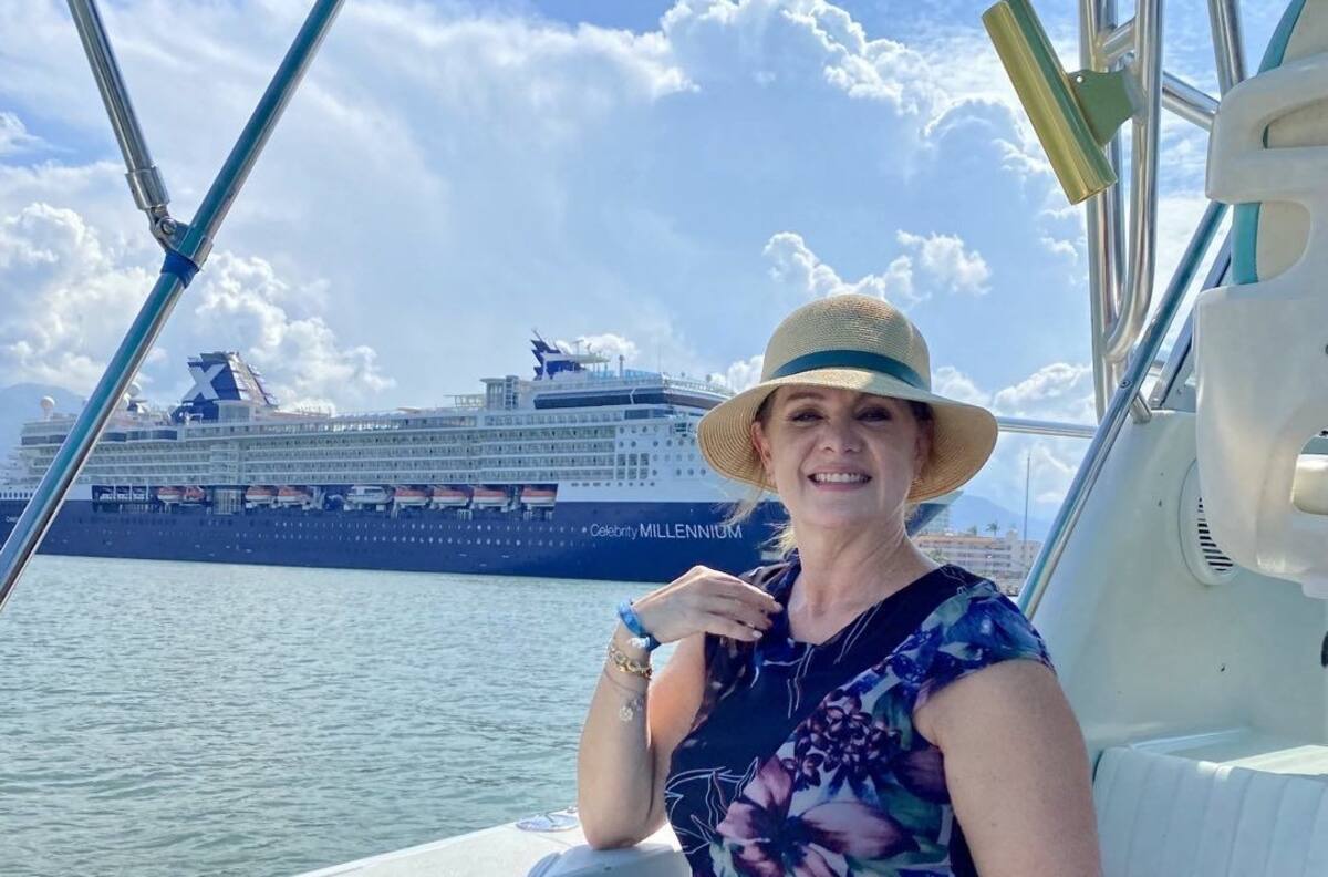 Erika Buenfil publica fotografía en traje de baño y la comparan con una sirena