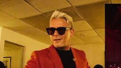 Alejandro Sanz desploma a su guitarrista en pleno concierto pero el cantante no detiene su show