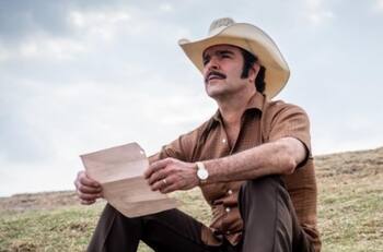 Televisa "tendrá consecuencias legales" por transmitir la bioserie de Vicente Fernández