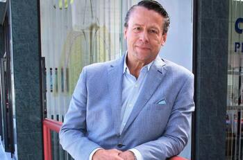 Conoce la lujosa mansión de Alfredo Adame que cuenta con jardín, alberca y esculturas de mármol