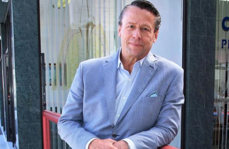 Conoce la lujosa mansión de Alfredo Adame: Jardín, alberga, escultura de mármol y más - Créditos: Instagram