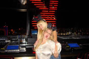 Paris Hilton prefirió ir a la boda de Britney Spears que a una cena organizada por Joe Biden