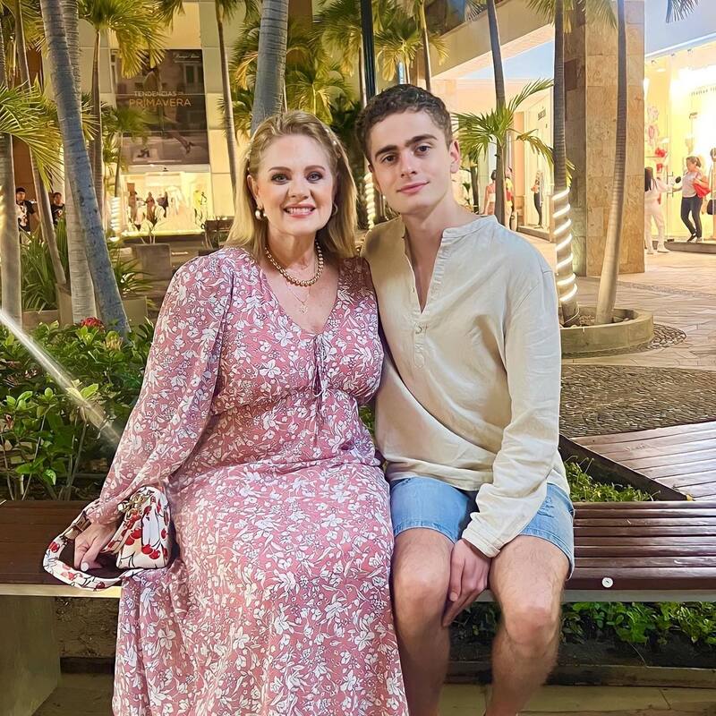 Erika Buenfil habla sobre si interfiere en la relación que tiene su hijo con su papá - Créditos: Instagram