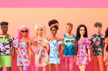 Ken con vitíligo y una Barbie con prótesis, así es la nueva colección de verano