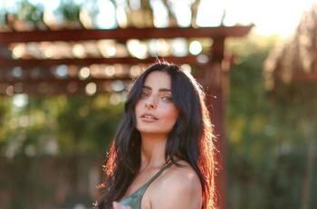 Aislinn Derbez cumple años y así la felicitaron Mauricio Ochmann y su actual novio