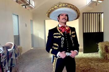 Pese a enojo de los Fernández, 'El último rey' registra números impresionantes de audiencia