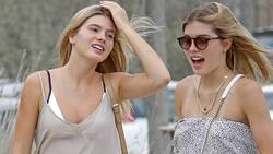 La misteriosa vida de las gemelas que Julio Iglesias quiere proteger a toda costa