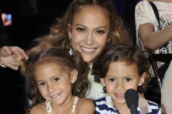 JLo festeja a Emme y Max con imágenes inéditas e íntimas ante la indiferencia de Marc Anthony