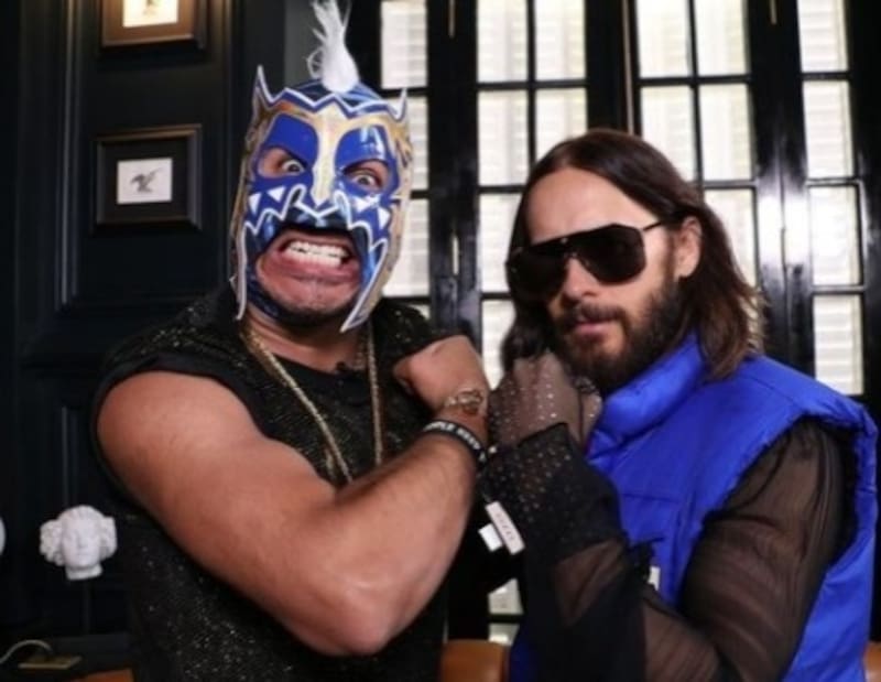 Jared Leto y el Escorpión Dorado bailan el pasito duranguense - Créditos: Instagram @goldenescorpion
