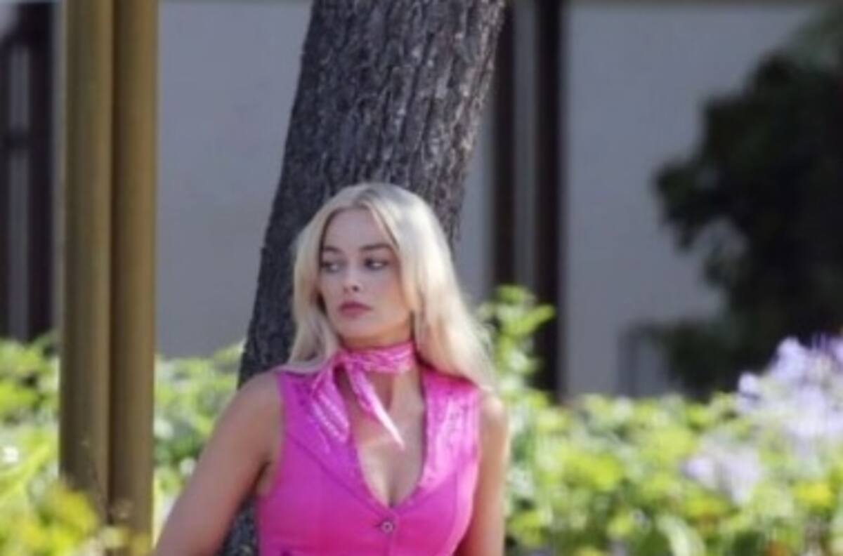 El peculiar vestuario con el que captaron a Margot Robbie y Ryan Gosling para 'Barbie'