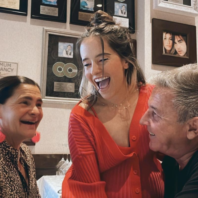 Índigo volvió a reencontrarse con sus abuelitos - Créditos: Instagram