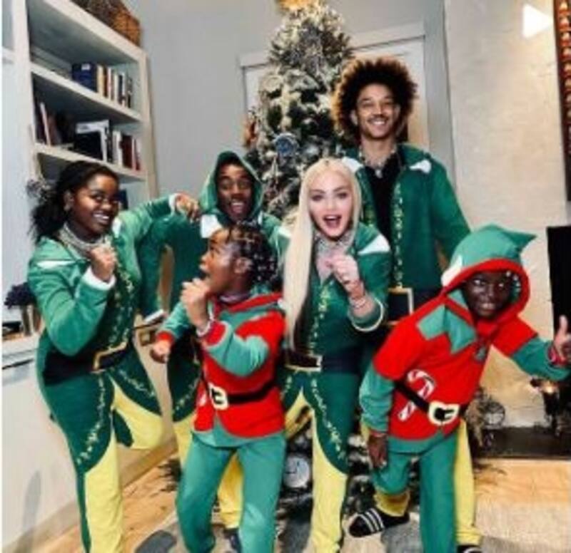 Madonna posó junto a sus hijos en un rítmico video - Créditos: Captura de pantalla