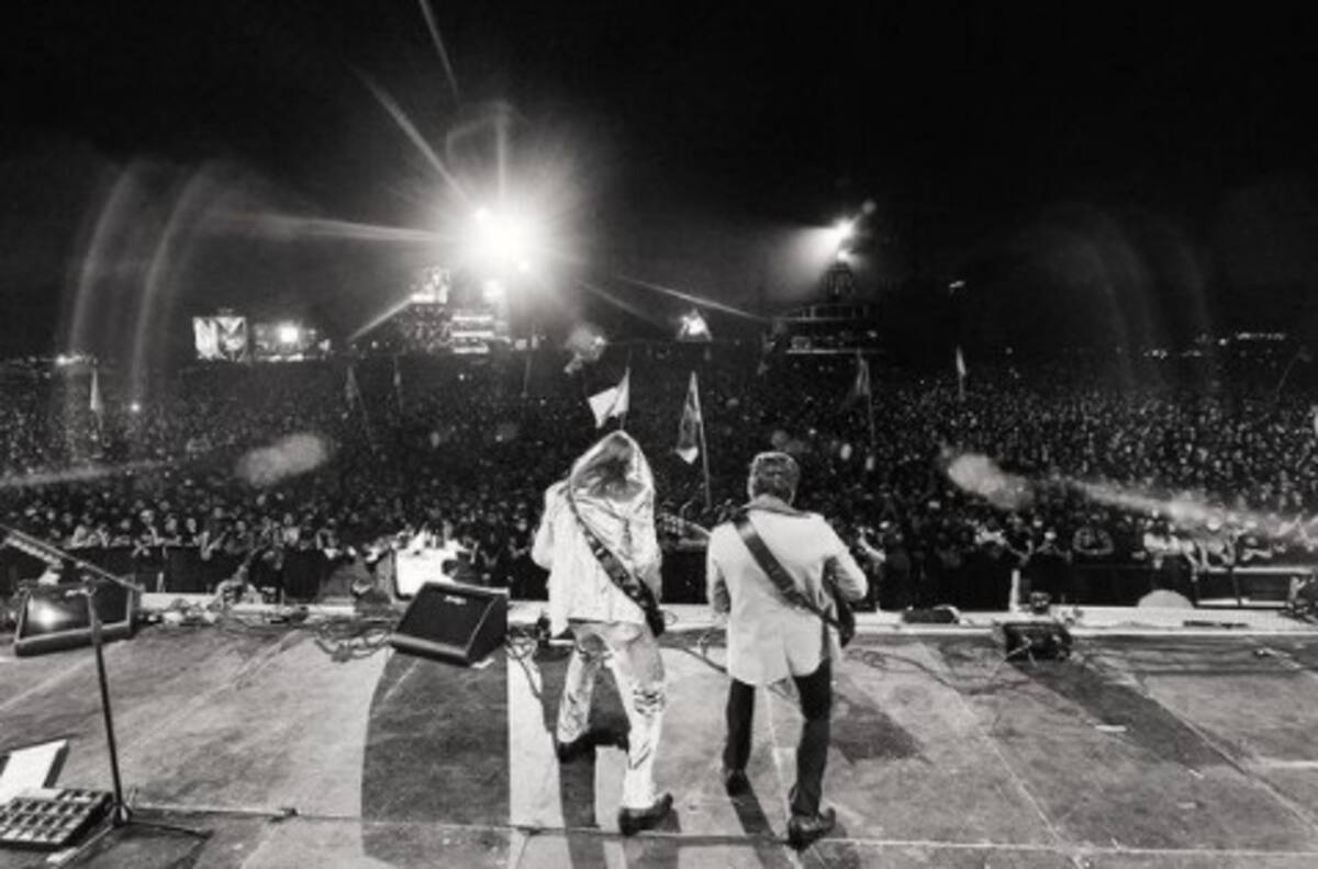 Locura de Juanes en su regreso a México