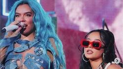 Así bailaron y cantaron madres de Karol G y Becky G en show de sus hijas en Coachella