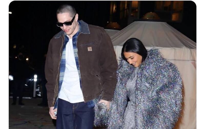 Pete Davidson sorprendió al aparecer ensangrentado - Créditos: Twitter: @tweekattheknees