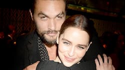 Emilia Clarke asegura que lloró al grabar algunas escenas con Jason Momoa