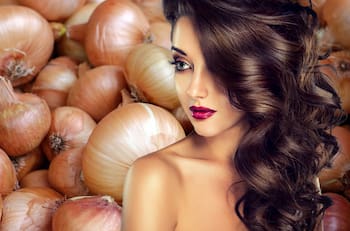 El poder de la cebolla: Descubre el secreto natural para un cabello radiante