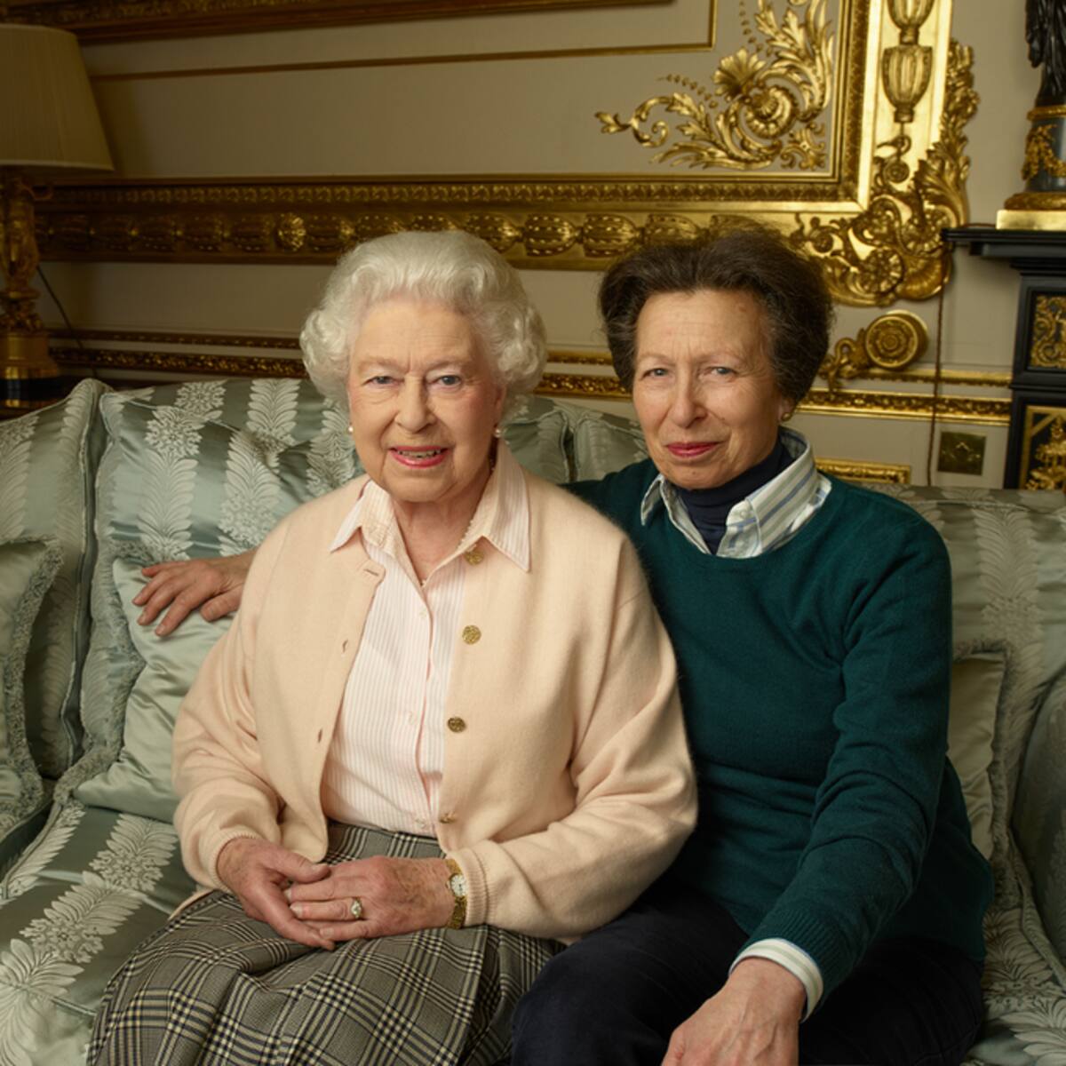 La princesa Ana junto con su madre, la Reina Isabel II. - Créditos: Instagram