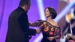 Ángela Aguilar deslumbra en Las Vegas luciendo un ajustado vestido; Pepe Aguilar guarda silencio
