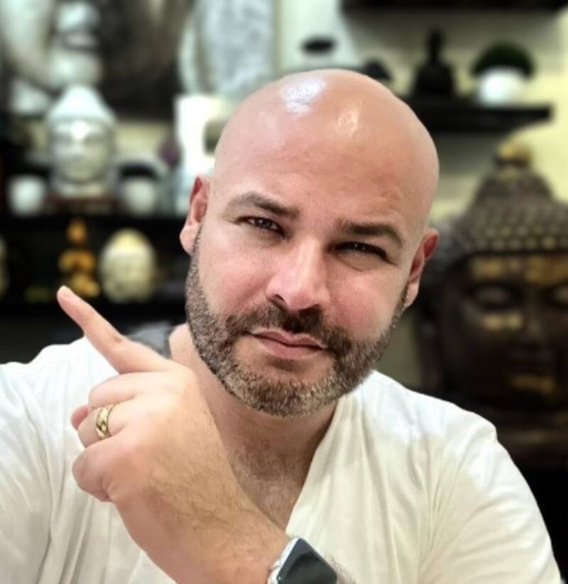 Las nuevas predicciones del vidente que adelantó la muerte de Julián Figueroa El parasicólogo vaticinó varios días antes la muerte de Julián - Créditos: Instagram