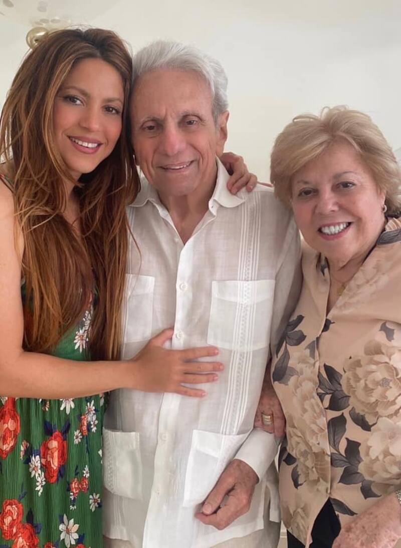 La cantante siente alivio porque la salud de su papá mejora - Créditos: Facebook de la cantante