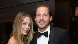 Margot Robbie se quita su anillo de bodas en medio de rumores de divorcio