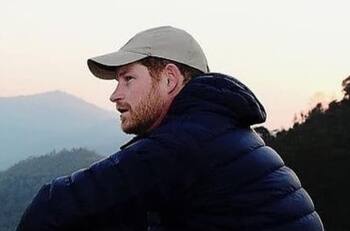 Príncipe Harry vio Friends completa y estaba enamorado de Courteney Cox