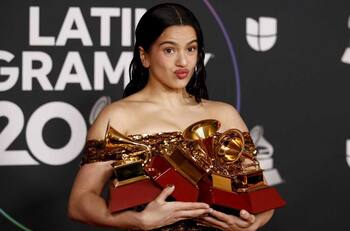 Lujosas bolsas de regalos para los Grammy incluyen tratamiento de cirugía plástica