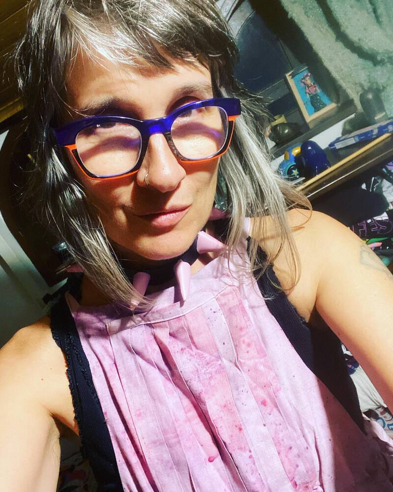 Andrea Echeverry y Leon Leiden cantan junto a Thalia el clásico de Aterciopelados, "Florecit Rockera"