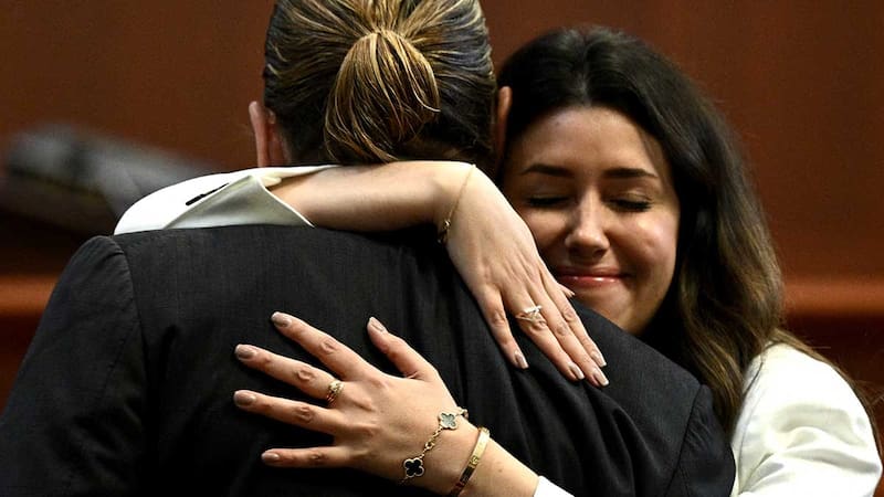 Camille se convirtió en socia del buffete donde trabaja. - Créditos: Twitter