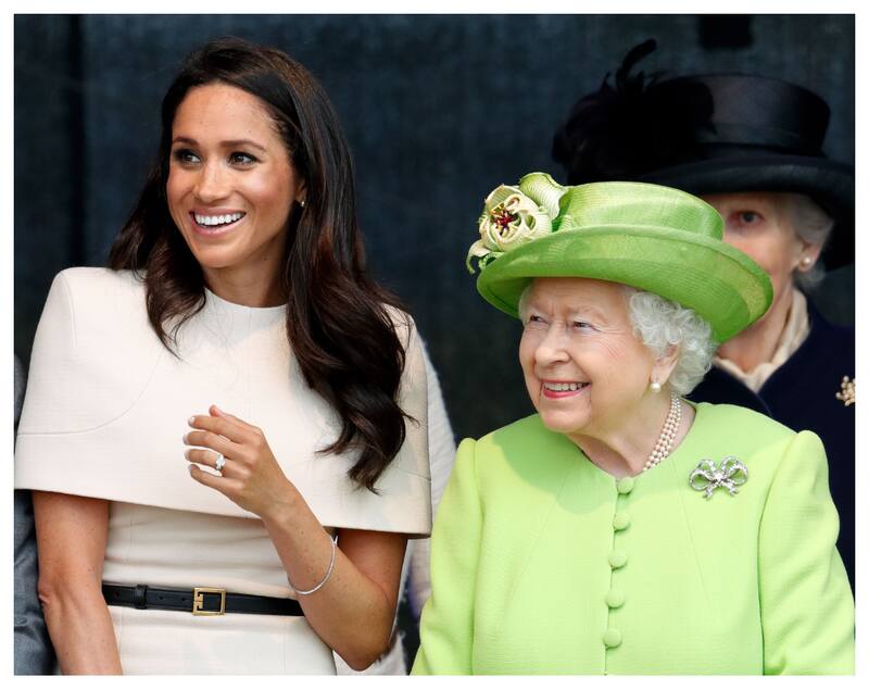 Meghan Markle en su primera actividad protocolar con la Reina Isabel II. Edmund Fry le enseñó cómo tomar el té con la soberana.