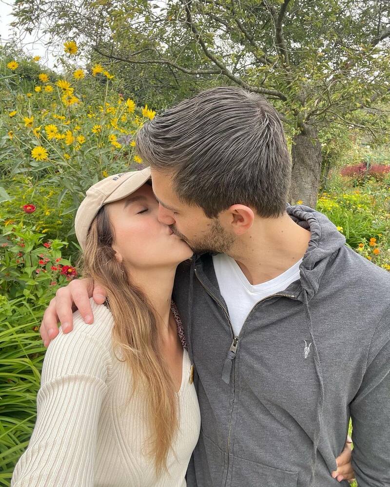 Paulina Goto y su prometido estuvieron de visita en Francia - Créditos: Instagram