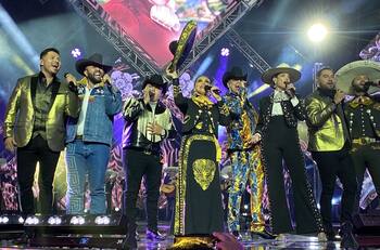 Banda MS, Natalia Jiménez y Leonardo Aguilar cantaron en el homenaje a Vicente Fernández