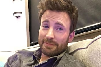 Las fotografías con que Chris Evans demostró que todos los días son el Día Internacional del Perro