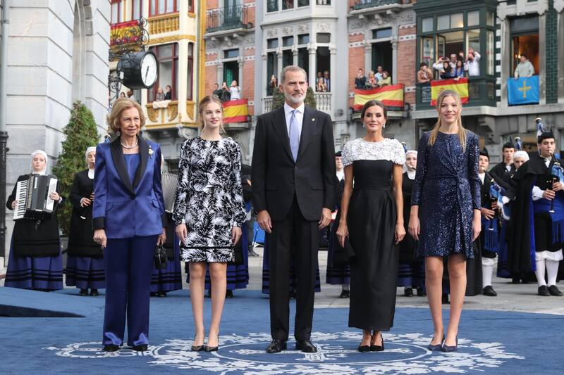 Felipe VI, la reina consorte Letizia, la reina emérita Sofía y la princesa Leonor, tienen formas muy disimiles de utilizar su tiempo libre. - Créditos: Twitter